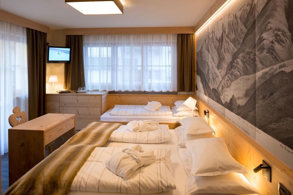 Hotel Somont セルヴァ・ディ・ヴァル・ガルデーナ エクステリア 写真